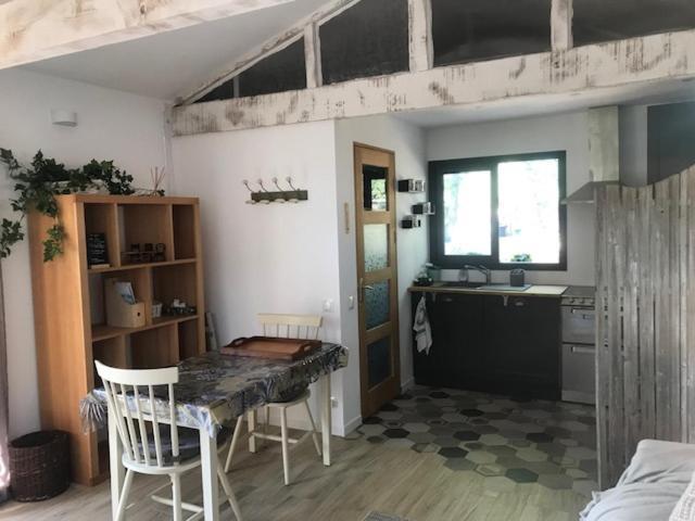 La Brindille Petit Mas Provencal Meuble De Tourisme 3 Etoiles 2-3 Personnes 1 Piece 30 M2 Tout Confort Lisiere Foret Jardin Jacuzzi Piscine Saint-Paul-en-Forêt المظهر الخارجي الصورة